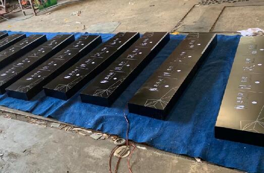 車(chē)庫(kù)燈箱指示牌